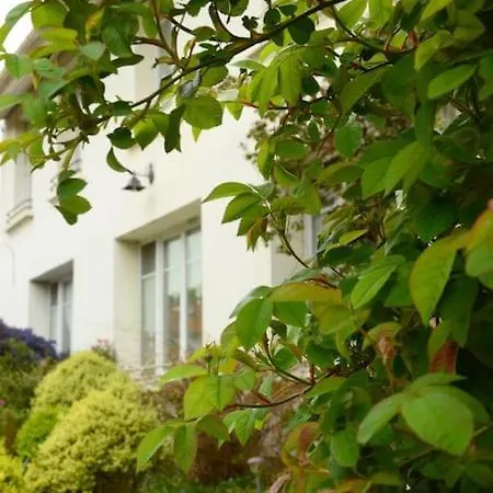 Vaste Maison De 300 M2 En Forme De Bateau Pour 15 L'iliade