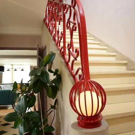 Vaste Maison De 300 M2 En Forme De Bateau Pour 15 L'iliade *