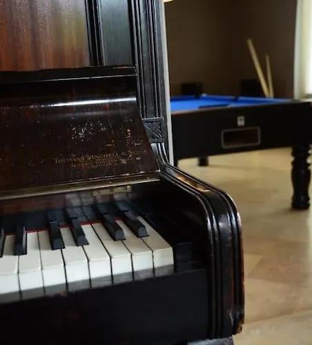 Casa vacanze Vaste Maison De 300 M2 En Forme De Bateau Pour 15 L'iliade Port-en-Bessin-Huppain