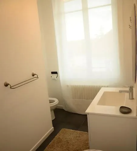 Vaste Maison De 300 M2 En Forme De Bateau Pour 15 L'iliade * Port-en-Bessin-Huppain