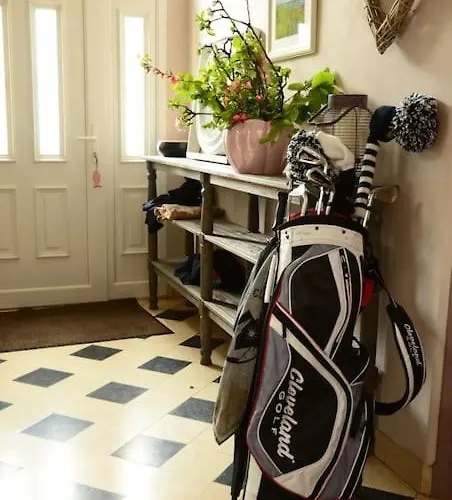 Vaste Maison De 300 M2 En Forme De Bateau Pour 15 L'iliade *