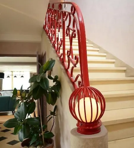 Vaste Maison De 300 M2 En Forme De Bateau Pour 15 L'iliade *