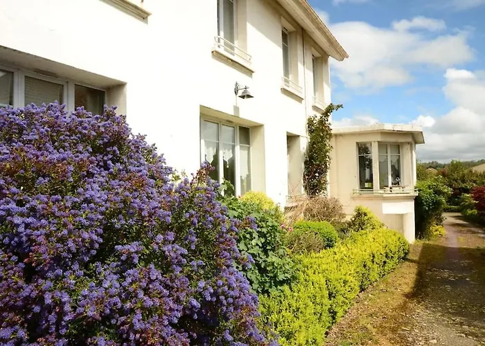 Vaste Maison De 300 M2 En Forme De Bateau Pour 15 L'iliade * Port-en-Bessin-Huppain